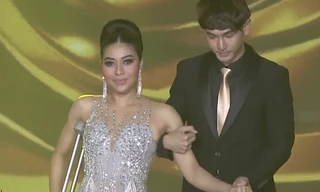 Thí sinh Hoa hậu Hoàn vũ Campuchia chống nạng khi trình diễn váy dạ hội gây sốt mạng xã hội