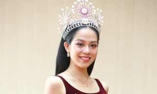 Hoa hậu Huỳnh Thị Thanh Thủy sau một ngày đăng quang 