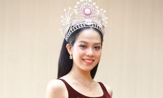 Hoa hậu Huỳnh Thị Thanh Thủy sau một ngày đăng quang 