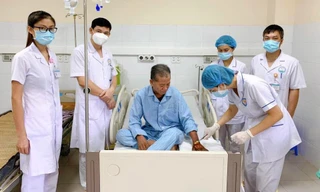 'Vua bắt rắn' nguy kịch vì suy đa tạng, nhiễm độc do rắn hổ cực độc cắn