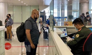 Hình ảnh Nội Bài đón chuyến bay hành khách quốc tế đầu tiên