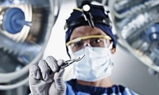 Bán 2 quả tinh hoàn lấy 35.000 USD