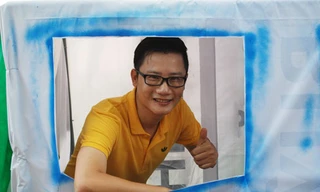 Hoàng Bách 'chuyển nghề' đại sứ