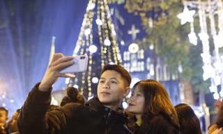 Lung linh đêm Giáng sinh tại Hà Nội