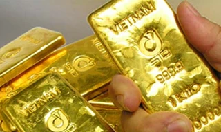 Tại sao giá vàng lại sốt?