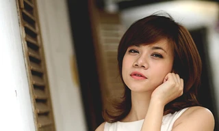 Mỹ Dzung khoe bụng