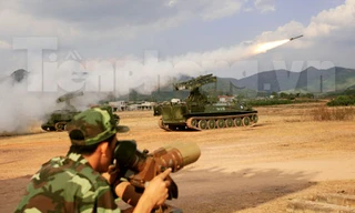 Tổ hợp phòng không rực trời gầm thét