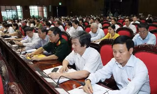 Tạm trú 2 năm mới được nhập khẩu vào 5 thành phố lớn