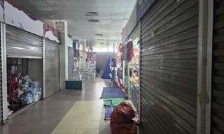 Tiểu thương đóng cửa, tạm ngừng kinh doanh: Không phải do thay đổi chính sách thuế?