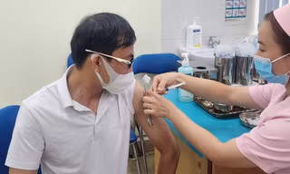 Nhiều người Hà Nội phải đi tiêm huyết thanh và vắc xin phòng dại