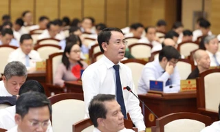 Ông Nguyễn Trọng Đông, Phó Chủ tịch UBND TP. Hà Nội trả lời tại phiên chất vấn