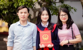 Tân sinh viên Đỗ Nguyên Thiên Hương dang dở giấc mơ làm nhà báo