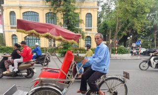 Cấp thẻ hành nghề với xe 'ôm', xích lô: Thêm gánh nặng cho cán bộ cơ sở 