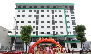 Bắt khẩn cấp bác sĩ xâm hại tình dục nữ bệnh nhân khi khám bệnh