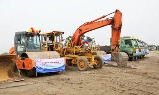 Sau lễ khởi công, các đơn vị tiến hành thi công ngay để đảm bảo tiến độ