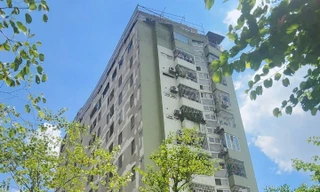 Một công trình tại phường Kim Giang (quận Thanh Xuân) được cấp phép nhà ở văn phòng cao 8 tầng, nhưng được chủ nhà biến thành chung cư mini cao 11 tầng với hơn 100 căn hộ