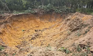 Xác định 4 đối tượng liên quan vụ hủy hoại tài sản, khai thác đất trái phép quy mô lớn tại Hà Nội