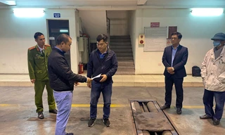 Cơ quan tố tụng khám xét trung tâm đăng kiểm ở Gia Lâm vào tháng 3/2023