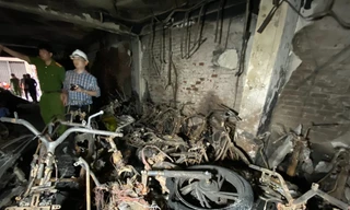 Hiện trường vụ cháy chung cư mini tại quận Thanh Xuân