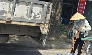 Hà Nội: Mưu sinh trong ngày nắng nóng 40 độ C