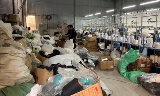 Cơ sở sản xuất bít tất giả nhãn hiệu các thương hiệu lớn