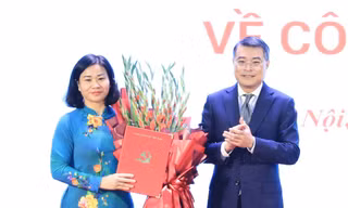 Bà Nguyễn Thị Tuyến và ông Nguyễn Quang Đức thôi làm nhiệm vụ đại biểu HĐND TP. Hà Nội khóa XVI