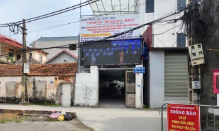 Dựng chốt ngăn bệnh nhân đến cơ sở của ‘thần y’ chữa bách bệnh bằng nước ion kiềm tại Hà Nội