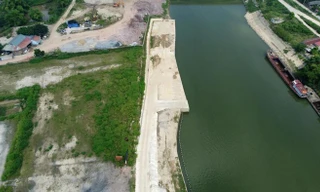 Chủ tịch UBND TP Hà Nội chỉ đạo nhiều cơ quan vào cuộc kiểm tra, xử lý bến cảng, bãi tập kết vật liệu xây dựng, trạm trộn bê tông không phép ở huyện Sóc Sơn. 