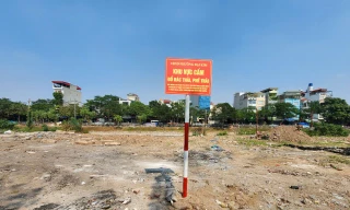 Bãi đỗ xe 'thai nghén' hơn chục năm ở Hà Nội: Địa phương từng đề nghị thu hồi dự án