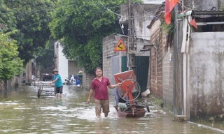 Mở 4 cửa van xả tràn hồ thủy lợi Đồng Mô nguy cơ ngập úng vùng trũng hai bờ sông Tích