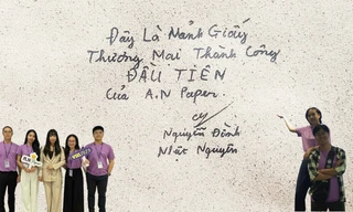 Những mảnh giấy thương mại thành công đầu tiên được sản xuất từ bèo lục bình xứ Huế