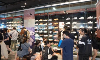 Muôn kiểu săn sale của người trẻ nhân dịp Black Friday