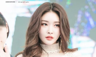 ChungHa xin lỗi fan sau khi dương tính COVID-19, loạt sao Hàn tiếp xúc phải xét nghiệm gấp