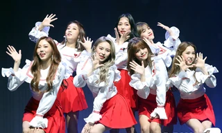 Album nghệ sĩ ký tặng CLC bị rao bán, các fan tranh cãi do không tôn trọng hay bị đánh cắp