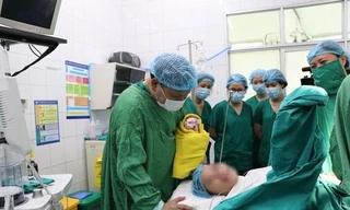 Hi hữu, thai phụ vỡ tử cung từ tuần thứ 26 vẫn sinh con khỏe mạnh