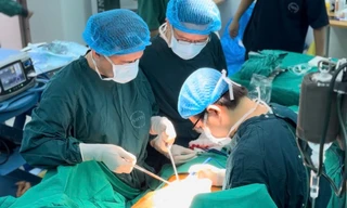 Không triệu chứng, khối u hiểm âm thầm phát triển nhanh khiến cô gái đối mặt nguy cơ ung thư