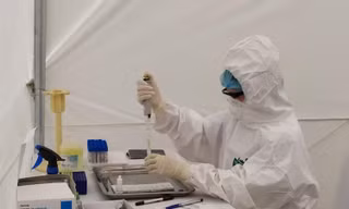 Nóng: Việt Nam ghi nhận biến chủng mới BA.5 của COVID-19