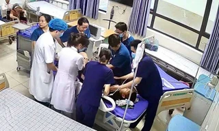 Bộ Y tế vào cuộc vụ bác sĩ bị người nhà bệnh nhân hành hung khi đang cấp cứu 