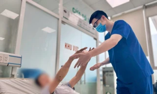 Sốc nhiệt giữa trời nắng gắt: Nam công nhân nhập viện trong tình trạng nguy kịch