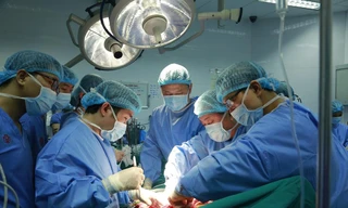 Bộ Y tế nói gì việc bệnh nhân ghép thận mua thuốc bên ngoài vì bệnh viện thiếu thuốc?