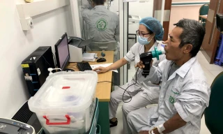 Đo chức năng hô hấp cho bệnh nhân bị Phổi tắc nghẽn mãn tính tại BV Bạch Mai