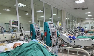 Thứ trưởng Bộ Y tế nói về tình trạng gia tăng bệnh nhân COVID-19 nặng, tử vong