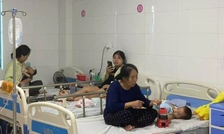 Trẻ mắc bệnh đường hô hấp nhập viện tăng: Bác sĩ chỉ cách tránh mắc bệnh