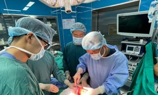 Hà Nội: Cuộc đại phẫu giành giật sự sống cho cô gái trẻ 