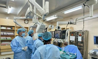 Các nhà khoa học lớn của giới tim mạch quốc tế chứng kiến bác sĩ Việt Nam chữa ca bệnh khó