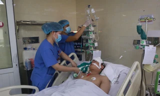 Tình trạng sức khoẻ mới nhất của 8 bệnh nhân trong vụ ô tô đâm 17 xe máy