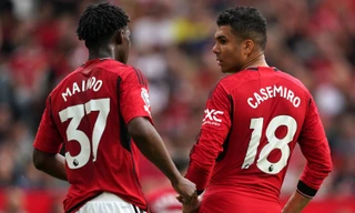 Mainoo và Casemiro.