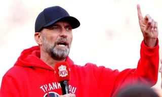 HLV Jurgen Klopp nghẹn ngào phát biểu trong ngày chia tay Liverpool.