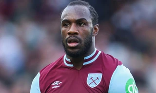 Tiền đạo Michail Antonio.