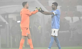 Israel ăn mừng chiến thắng.